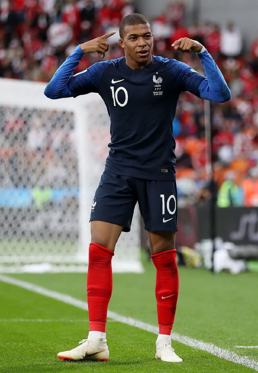 打磨投篮！湖人官推晒训练照 东契奇詹姆斯领衔（磨砺手感！湖人官推晒训照 詹姆斯与东契奇领衔）