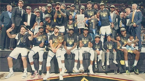 过去2个赛季，亚历山大&杰威45场同砍20+领跑双人组（近两季亚历山大与杰威45次同取20+，双人组合领跑）