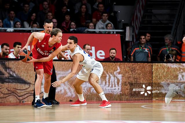 鲍威尔揭秘连败背后的原因：专注细节，执行战术（鲍威尔解析连败原因：注重细节、强化执行）