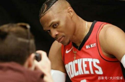 文班的法国老乡！萨尔上半场9投6中&三分2中2 砍下14分（文班法国同乡萨尔半场火热：9投6中，三分2投全中，拿下14分）