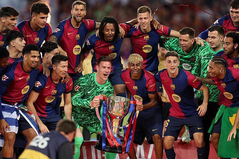 斯玛特：我们的防守跟狗屎一样，但每支球队都有这种阵痛期（斯玛特：我们的防守太烂，但每支球队都会经历阵痛期）