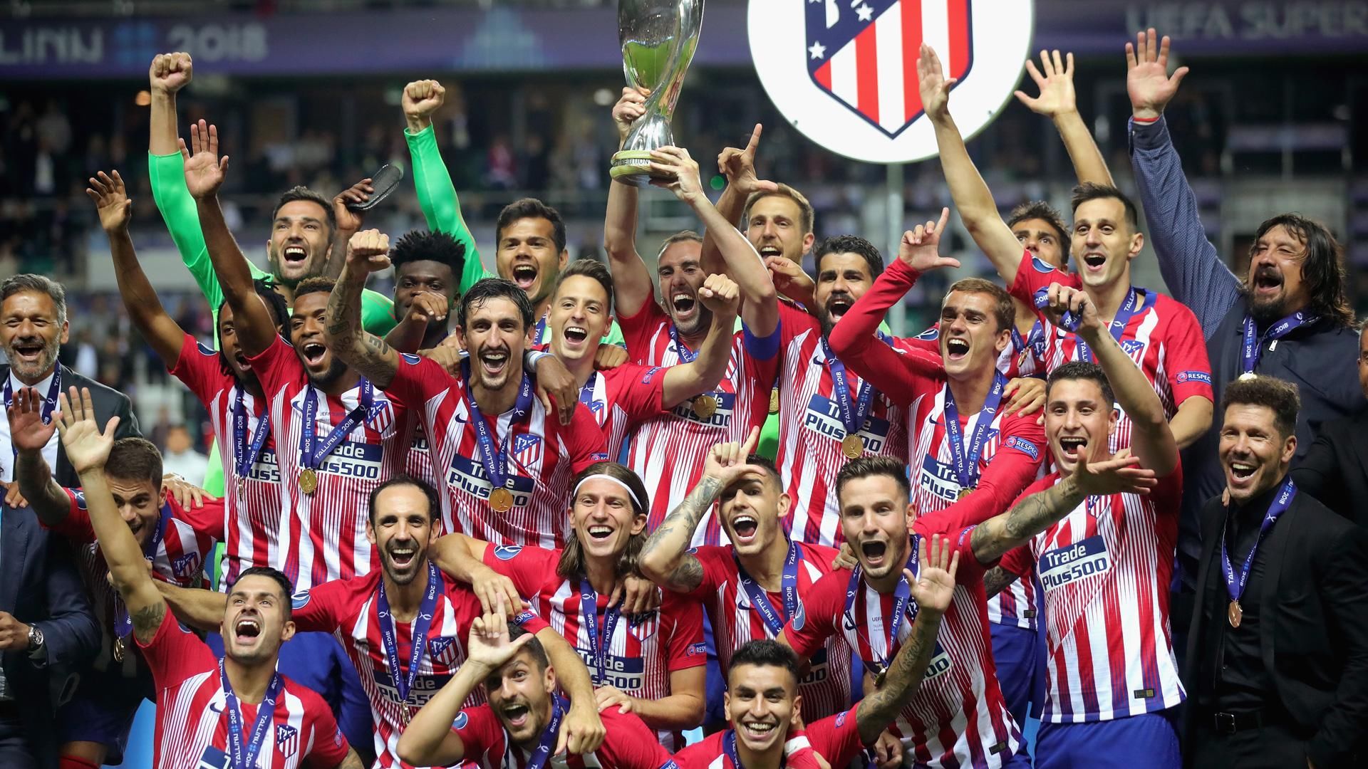 有惊无险，小麦和孔蒂所乘飞机警告灯误报导致飞机迫降（警告灯误报引发紧急迫降，小麦与孔蒂所乘航班平安落地）