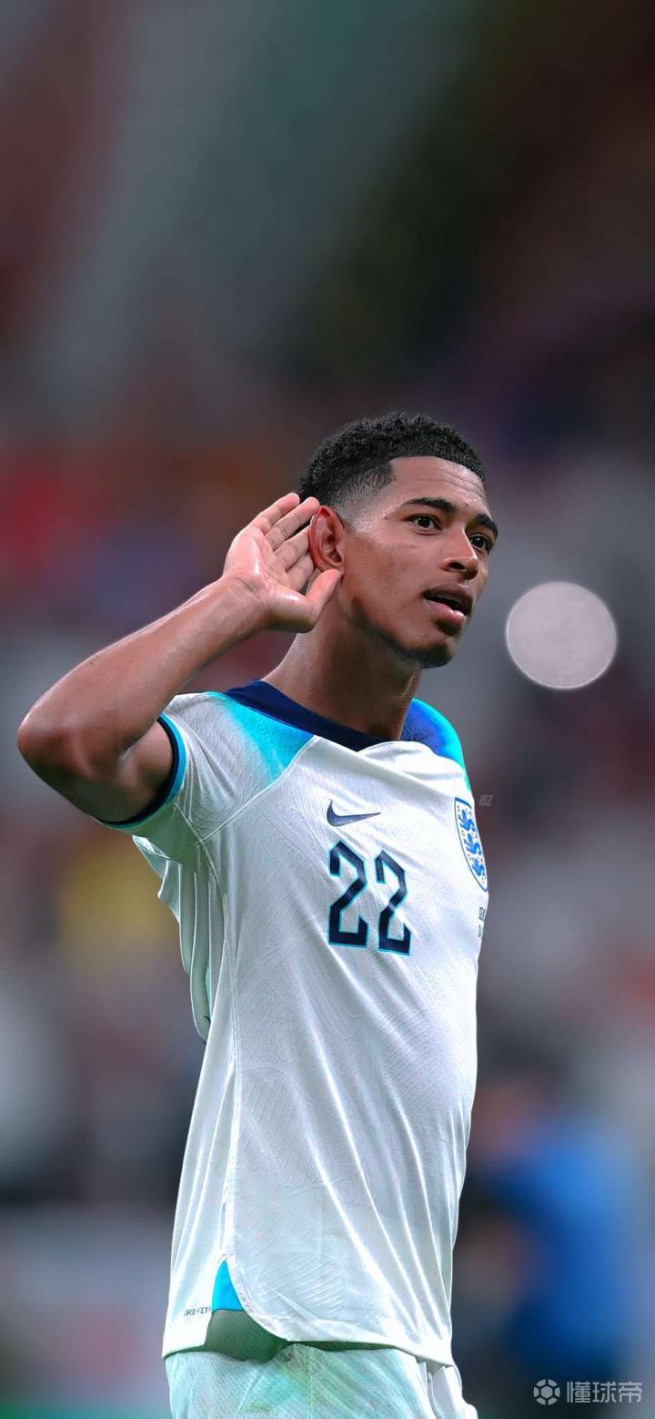 欧冠联赛战术分析：曼联攻防策略（欧冠战术解读：曼联攻守之道）