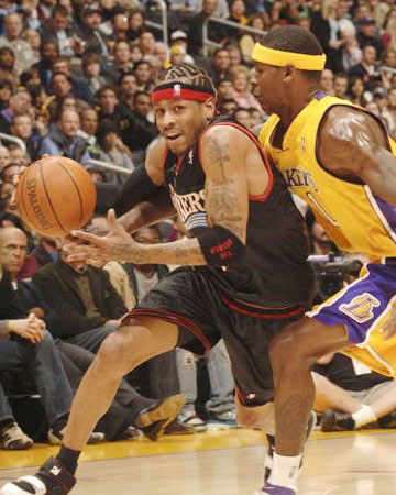 成都蓉城客场挑战神户胜利船，力争在亚冠赛场扭转颓势，力争晋级淘汰赛。（成都蓉城客战神户胜利船，盼在亚冠止颓冲击淘汰赛）