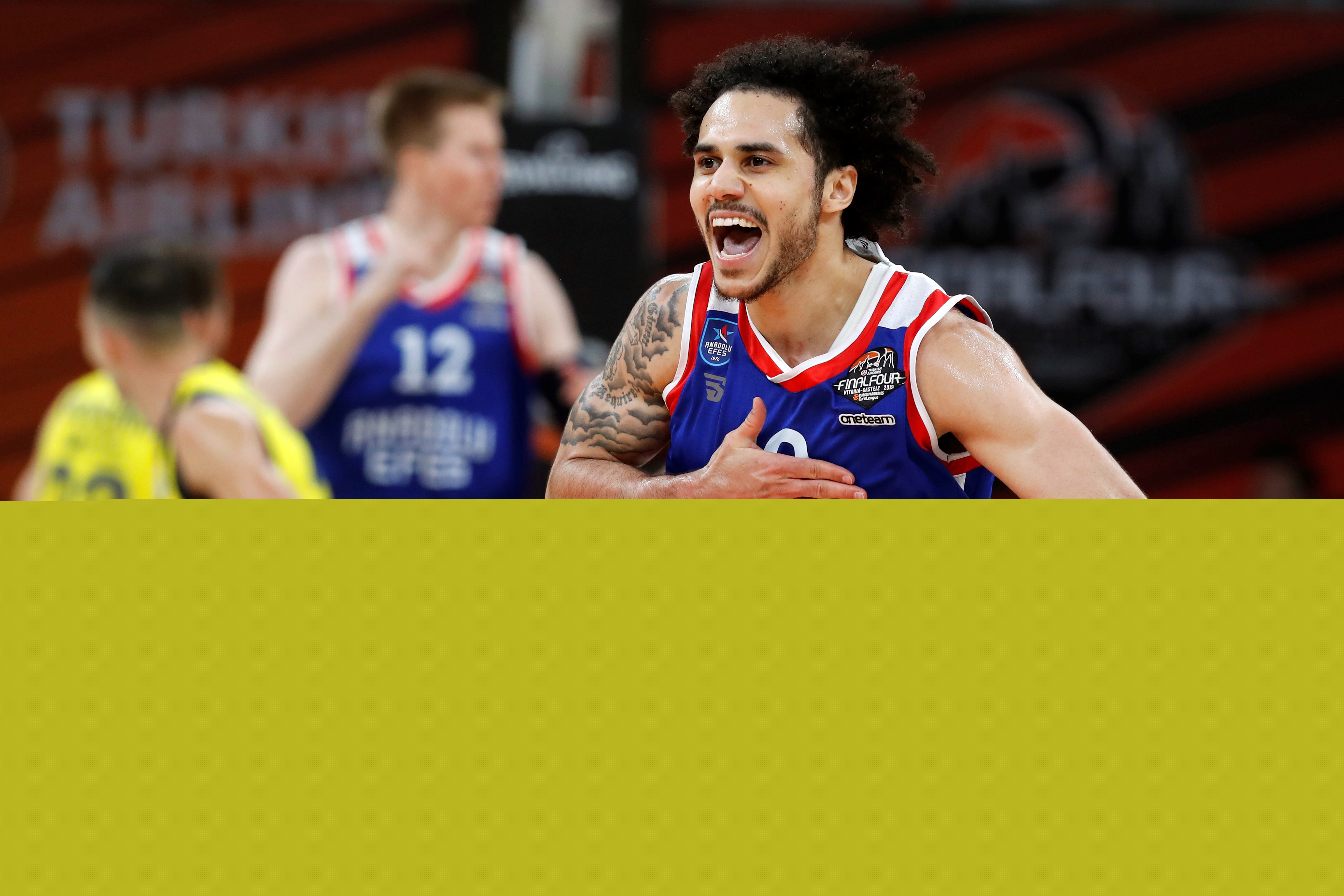 弗赖堡门将阿图博卢：诺伊尔是最伟大门将，他改变了这项运动（弗赖堡门将阿图博卢：诺伊尔是史上最佳门将，重塑了这项运动）