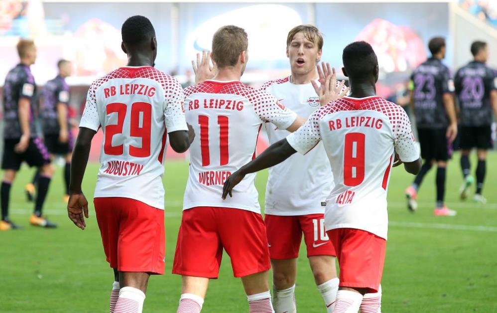 格拉斯纳谈对阵曼联：一周内第三次对三后卫阵型的球队很有趣（格拉斯纳谈战曼联：一周第三次遭遇三后卫球队，颇感有趣）