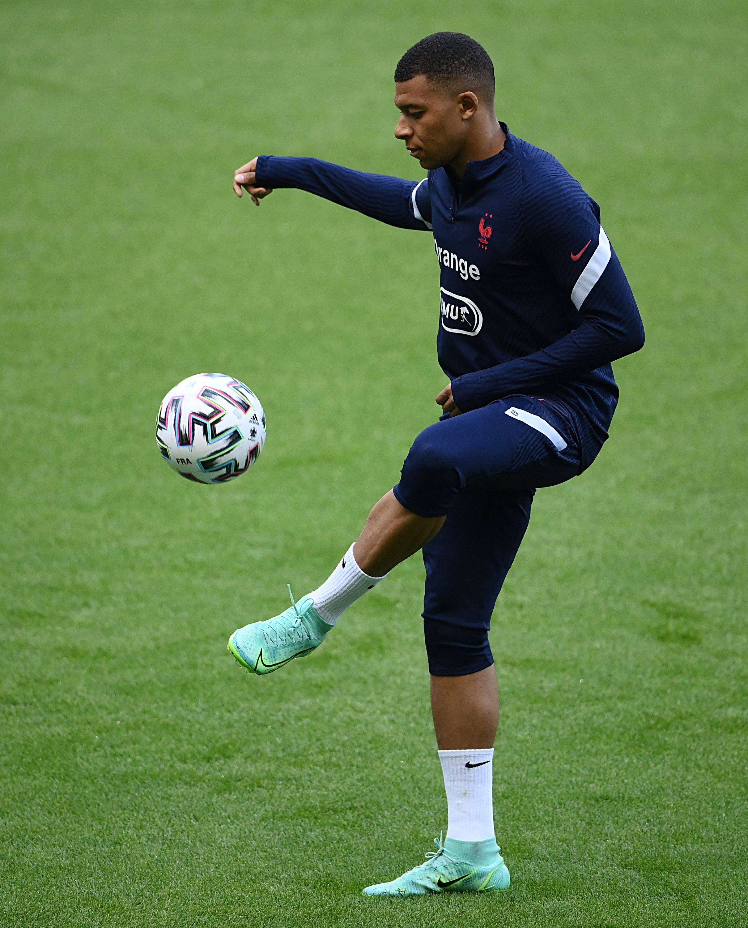 不容易！快船终结主场8连败 自10月份以来首次主场赢球（终于赢了！快船止住主场八连败，收获自10月以来首个主场胜利）