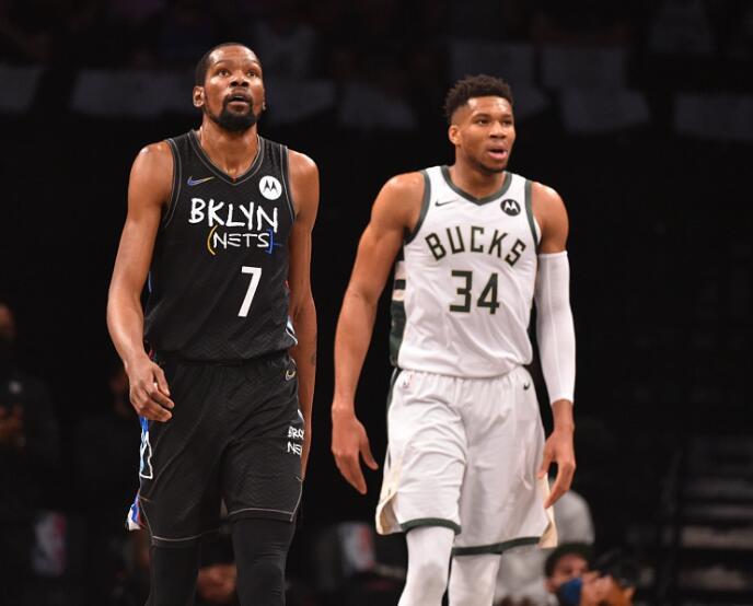 切尔西遭遇离奇伤病！帕尔默家中撞门伤及脚趾，出战成疑（切尔西再遇怪伤：帕尔默家中撞门致趾伤，出战成疑）