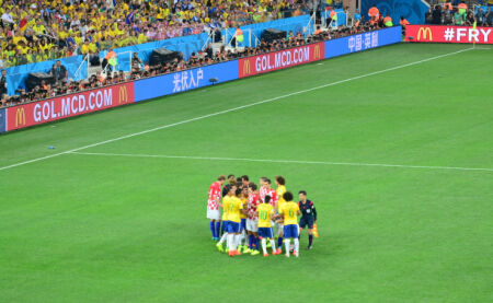 京媒：冯博轩因伤缺席今天的赛前训练，李磊今天出现在训练中（京媒：冯博轩伤缺今日赛前训练，李磊现身训练场）