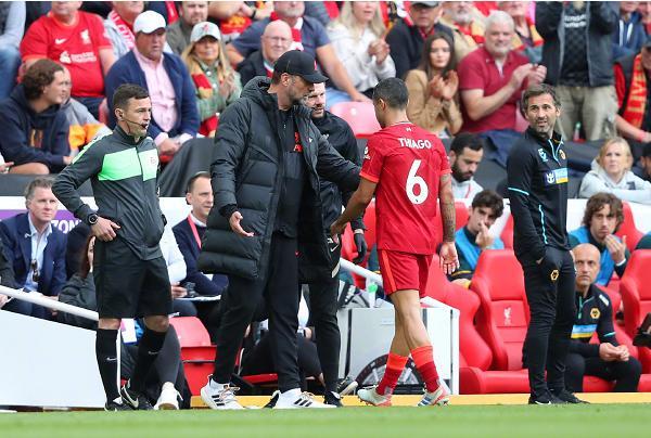 名记：萨拉赫觉得斯洛特被舆论影响，自己不上时球队没有更好（名记：萨拉赫称斯洛特受舆论干扰，自己缺阵时球队并未更好）