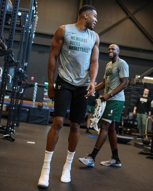 如何在野球场成为出色控卫？（野球场控卫进阶指南）