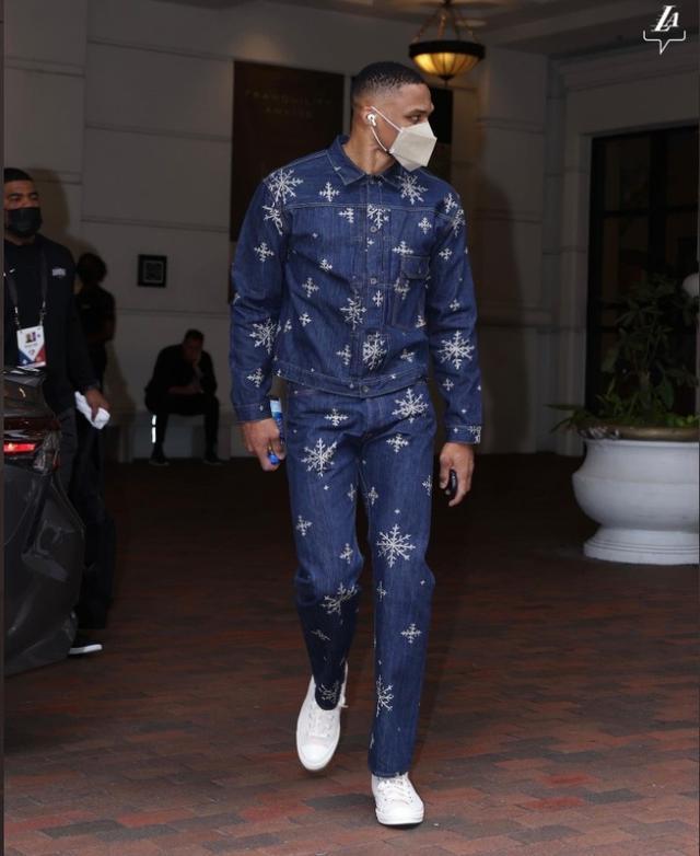 图片报：拜仁明夏若签施洛特贝克，5年总费用比续约于帕还高（图片报：拜仁若明夏签下施洛特贝克，五年总成本将高于续约于帕）