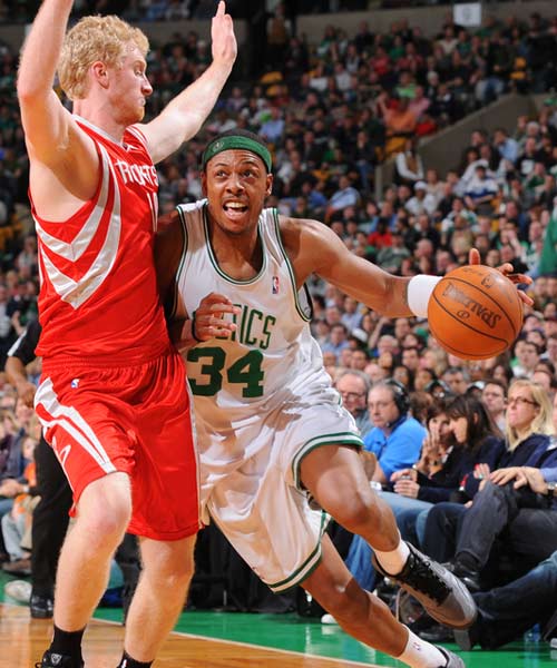 这队的节奏掌控太稳重了（这支球队的节奏把控极为沉稳）