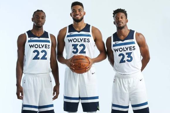 进亚冠精英附加赛！北京国安夺杯赛冠军！完胜河南队！法比奥戴帽（北京国安完胜河南捧杯晋级亚冠精英附加赛，法比奥上演帽子戏法）