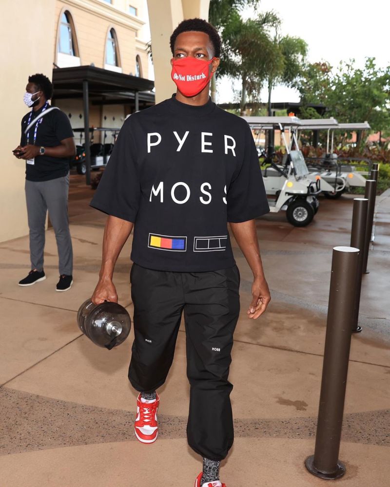 妻子晒投票支持拉菲尼亚：让我们赢回属于我们的东西（妻子发帖投票力挺拉菲尼亚：一起夺回属于我们的荣耀）