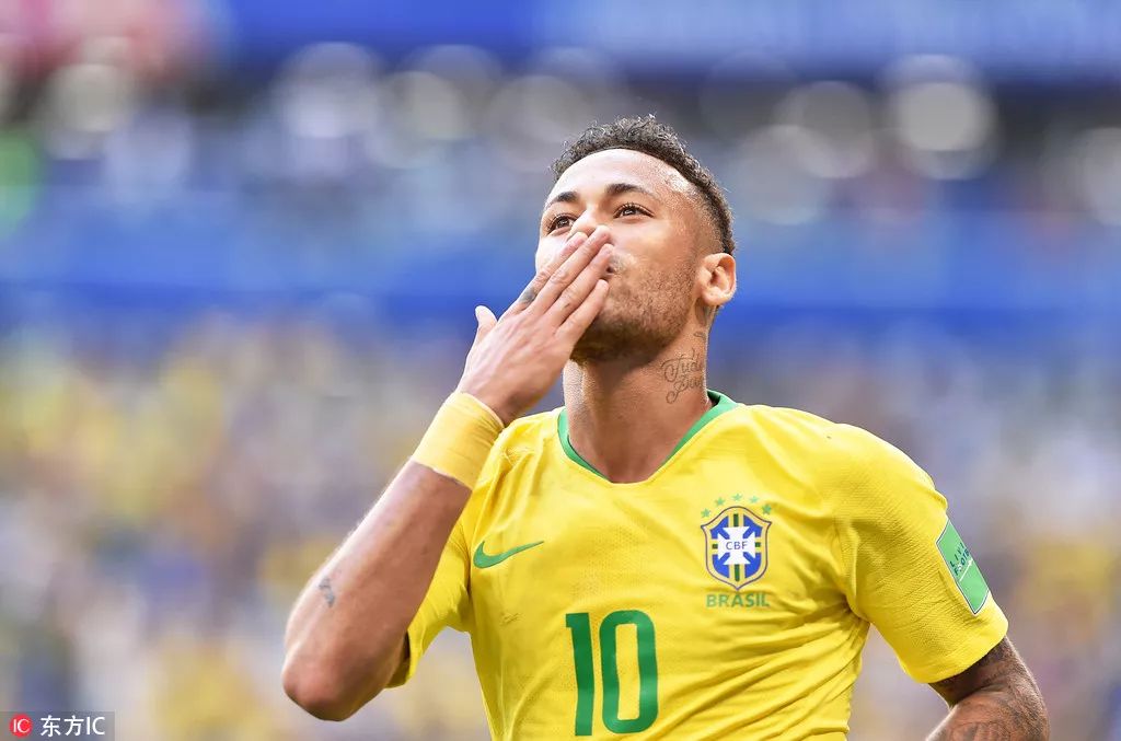 土媒：贝西克塔斯欲冬窗租借桑乔，承诺给球员稳定出场时间（土耳其媒体：贝西克塔斯计划冬窗租借桑乔，承诺给予其稳定出场机会）