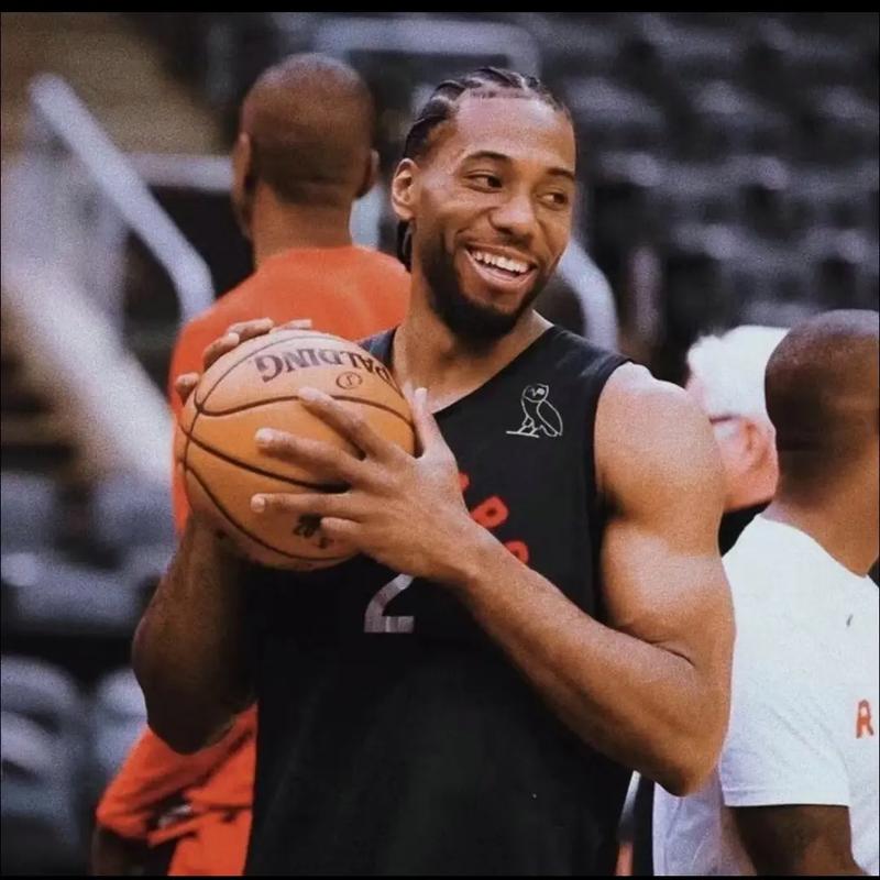 离谱！本赛季德拉蒙德命中15记三分球 和他扣篮数一致（德拉蒙德本季三分命中15记，扣篮次数竟与之相同）