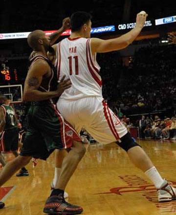 澳超半场：科斯格罗夫梅开二度，奥克兰FC2-1惠灵顿凤凰（澳超半场战报：科斯格罗夫双响，奥克兰FC暂2-1惠灵顿凤凰）