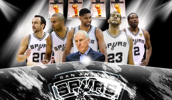 男子下棋时吸烟不慎引燃衣物（男子对弈抽烟失手点燃衣服）